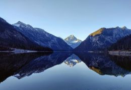 lake-7701443_1280.jpg