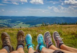 hiking-4540626_1280.jpg