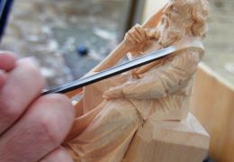 krippenfiguren-schnitzen-detail-06.jpg