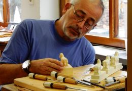 krippenfiguren-schaf-schnitzen-03.jpg