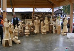 weihnachtsdekoration-kettensaege-18.jpg